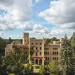Hotel Schloss 3*