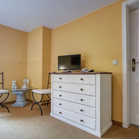 Hotell Hotel Schloss Neetzow 3*